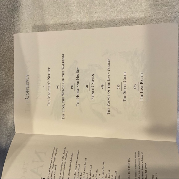 The Chronicles of Narnia Book - Picture 2 of 2